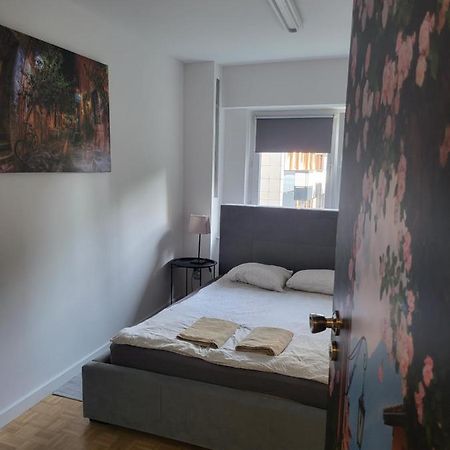 Studio Zelazna Rooms Near Old Town Варшава Екстериор снимка