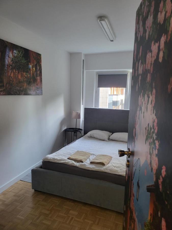 Studio Zelazna Rooms Near Old Town Варшава Екстериор снимка