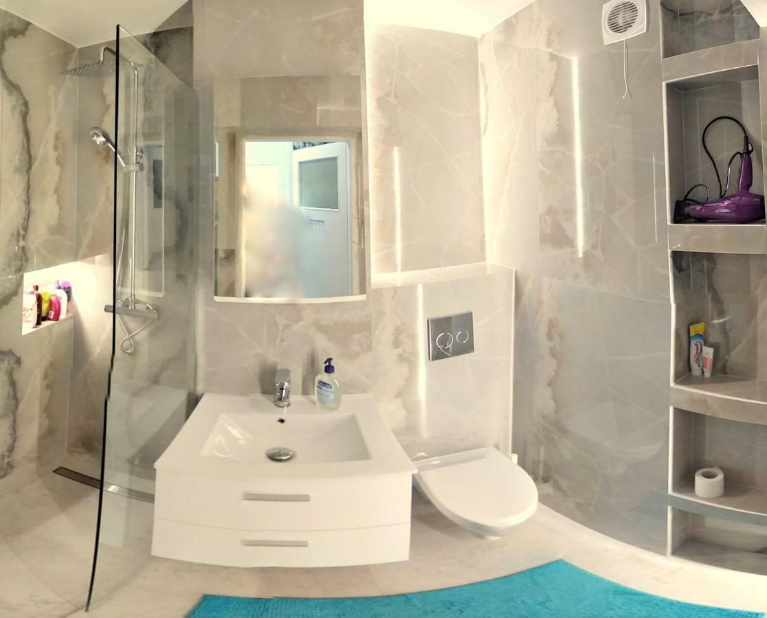 Studio Zelazna Rooms Near Old Town Варшава Екстериор снимка